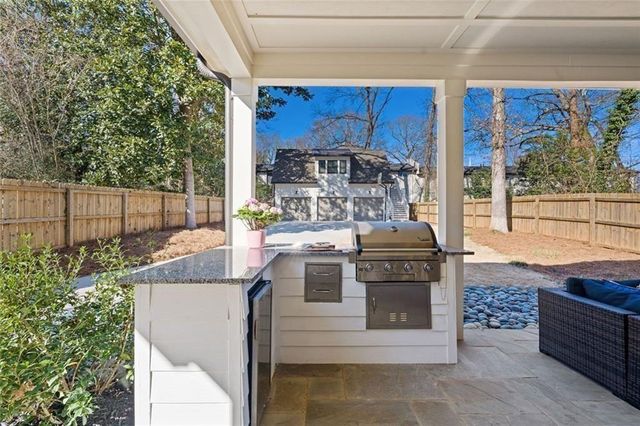 2882 Alston SE Drive, Atlanta, GA 30317