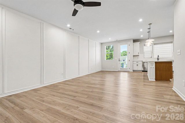 908 Kinsey Alley, Charlotte, NC 28217