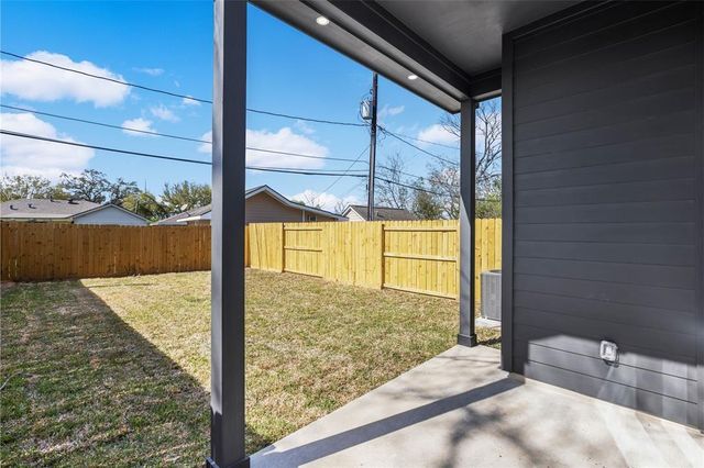 7330 Saint Lo Road B, Houston, TX 77033