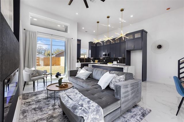 7330 Saint Lo Road B, Houston, TX 77033