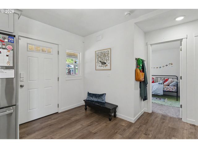 8800 Ne COUCH St, Portland, OR 97220