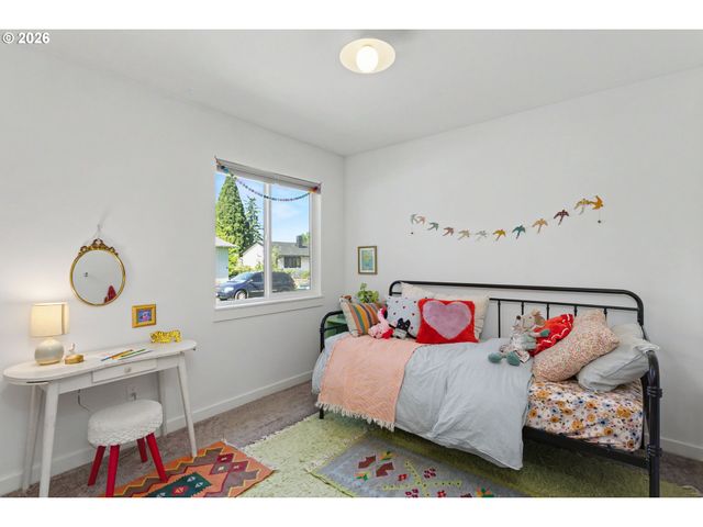 8800 Ne COUCH St, Portland, OR 97220