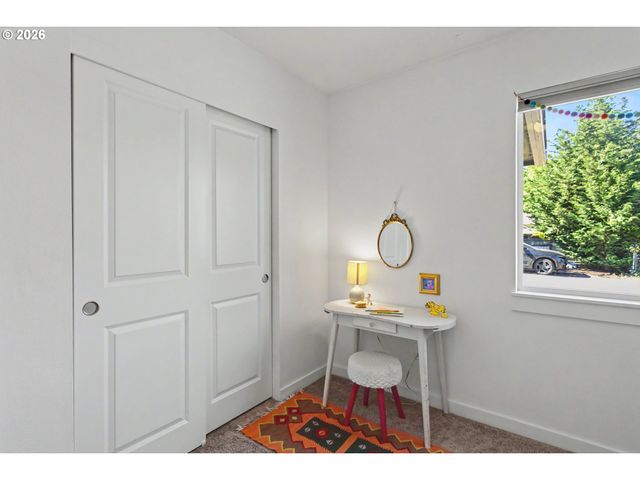 8800 Ne COUCH St, Portland, OR 97220