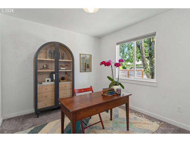 8800 Ne COUCH St, Portland, OR 97220