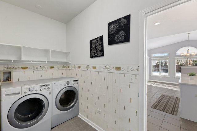 1804 Thornapple Way, Aurora, IL 60504