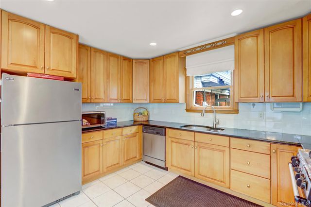 892 Bryant Avenue, New Hyde Park, NY 11040