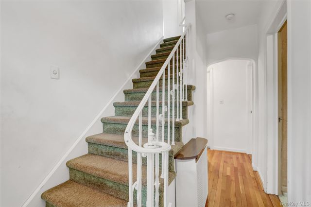 892 Bryant Avenue, New Hyde Park, NY 11040