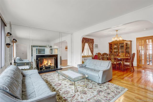 892 Bryant Avenue, New Hyde Park, NY 11040