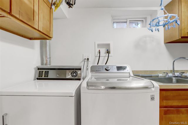 892 Bryant Avenue, New Hyde Park, NY 11040