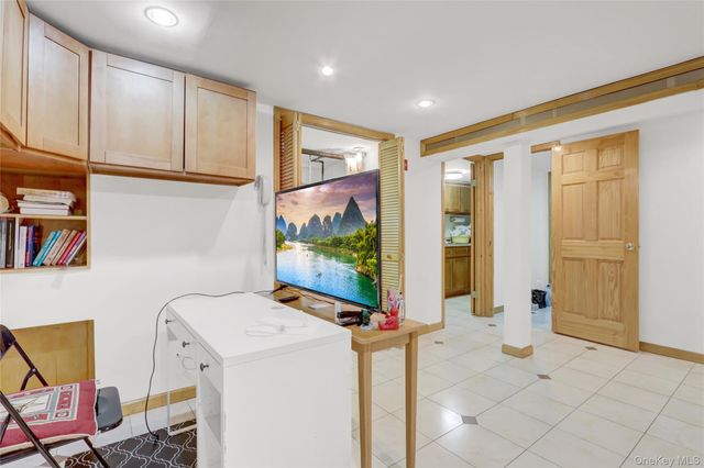 892 Bryant Avenue, New Hyde Park, NY 11040