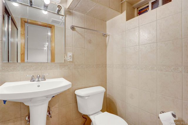 892 Bryant Avenue, New Hyde Park, NY 11040