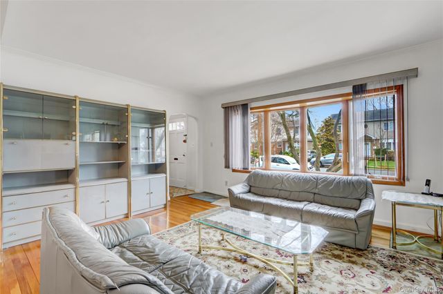 892 Bryant Avenue, New Hyde Park, NY 11040