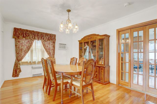 892 Bryant Avenue, New Hyde Park, NY 11040