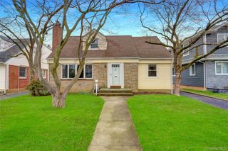 892 Bryant Avenue, New Hyde Park, NY 11040