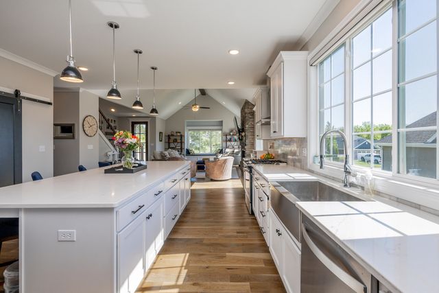 4726 STONE MOUNTAIN PKY, Columbia, MO 65201