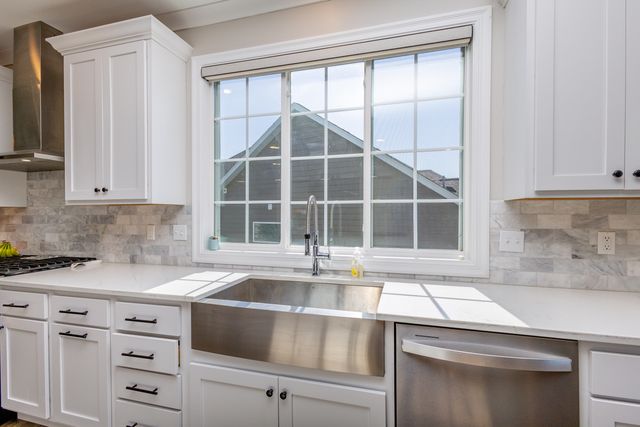 4726 STONE MOUNTAIN PKY, Columbia, MO 65201