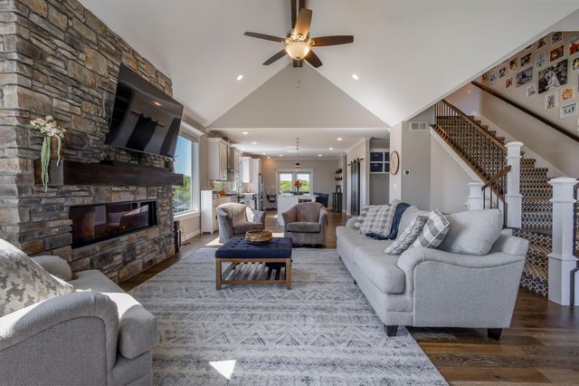4726 STONE MOUNTAIN PKY, Columbia, MO 65201
