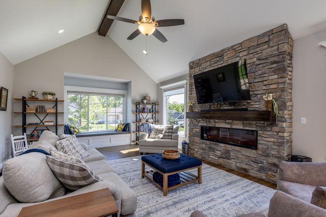 4726 STONE MOUNTAIN PKY, Columbia, MO 65201