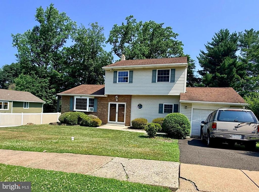400 CRESTWOOD AVE, Feasterville Trevose, PA 19053