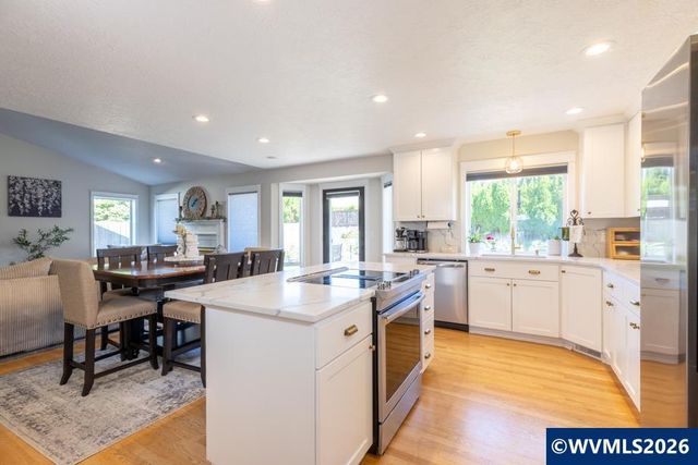 7112 Fieldview St NE, Keizer, OR 97303