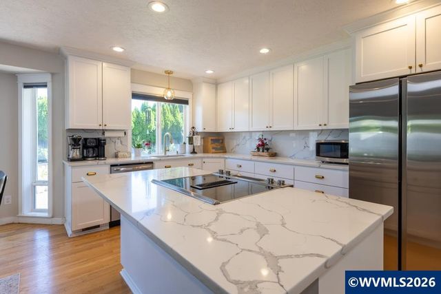 7112 Fieldview St NE, Keizer, OR 97303