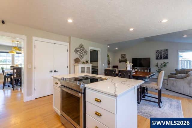 7112 Fieldview St NE, Keizer, OR 97303