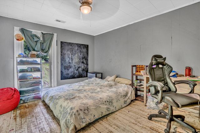 131 Indian LN, Eagle Rock, VA 24085