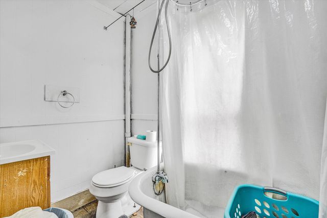 131 Indian LN, Eagle Rock, VA 24085