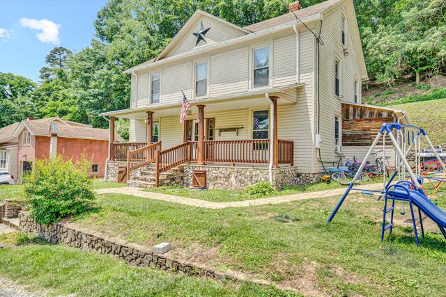 131 Indian LN, Eagle Rock, VA 24085