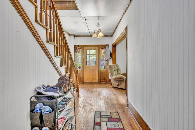 131 Indian LN, Eagle Rock, VA 24085