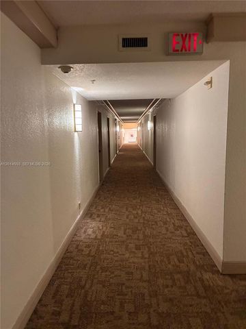 2780 NE 183rd St 1, Aventura, FL 33160