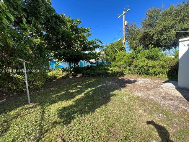 743 NW 77th Ter, Miami, FL 33150