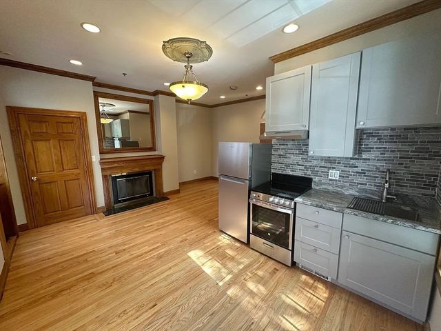 57 Gainsborogh St 2, Boston, MA 02115