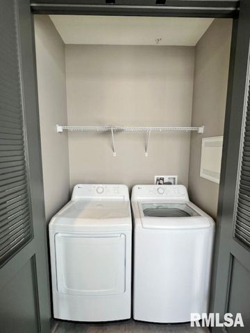 1001 SW Adams St Unit 301, Peoria, IL 61602