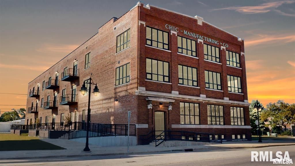 1001 SW Adams St Unit 301, Peoria, IL 61602