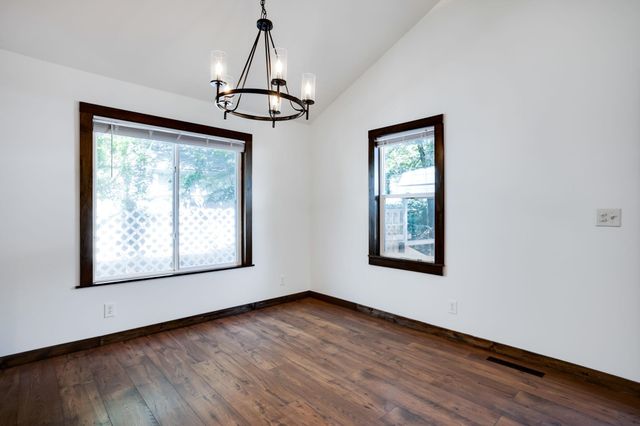 662 S Clifton Ave, Wichita, KS 67218