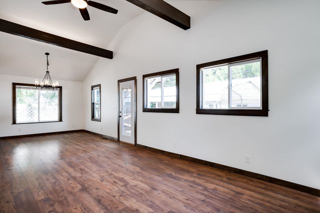 662 S Clifton Ave, Wichita, KS 67218