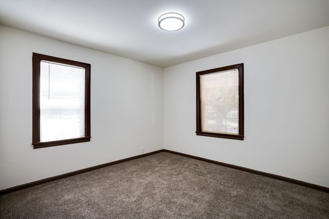 662 S Clifton Ave, Wichita, KS 67218