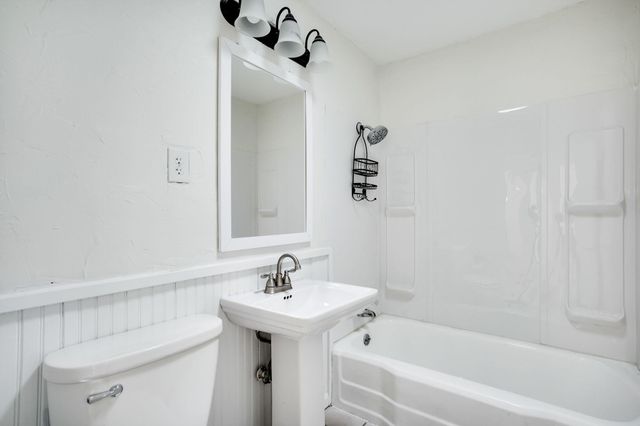 662 S Clifton Ave, Wichita, KS 67218