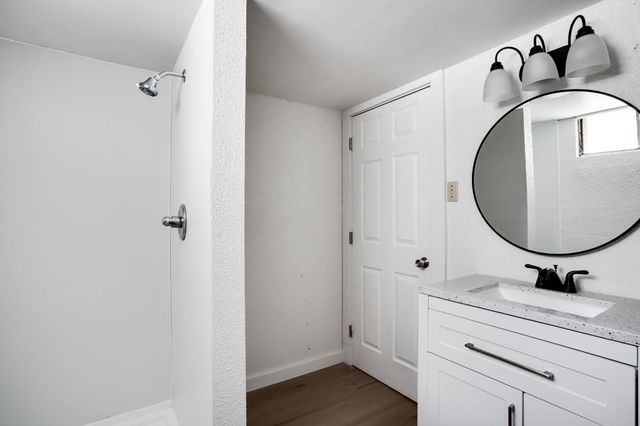 662 S Clifton Ave, Wichita, KS 67218