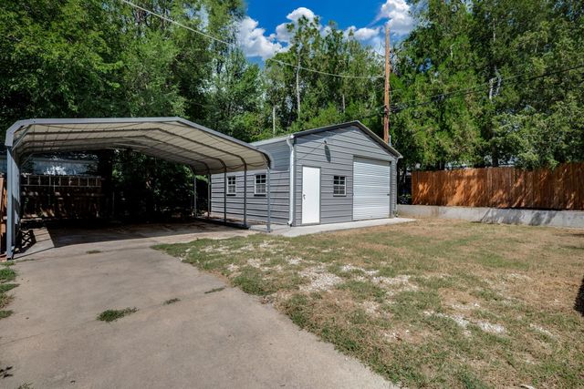 662 S Clifton Ave, Wichita, KS 67218