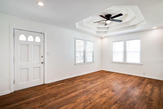 662 S Clifton Ave, Wichita, KS 67218