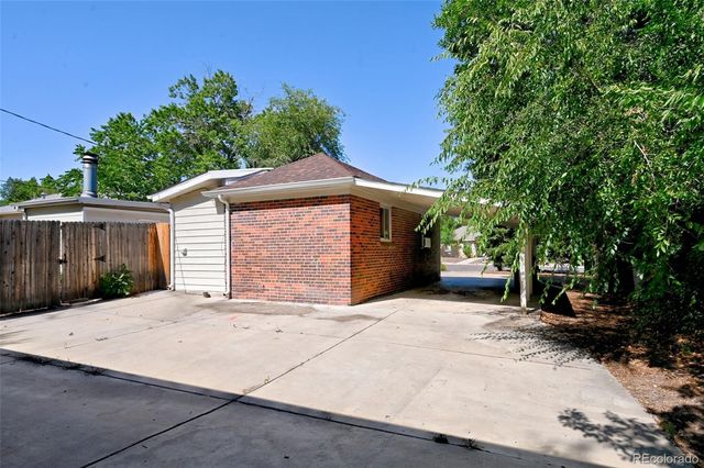 1054 Leyden Street, Denver, CO 80220