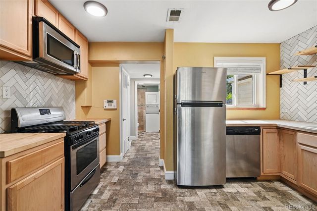 1054 Leyden Street, Denver, CO 80220