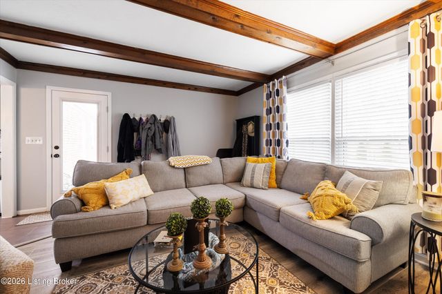 1618 Ormsby Ln, Louisville, KY 40222