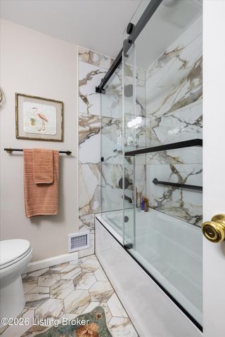 1618 Ormsby Ln, Louisville, KY 40222