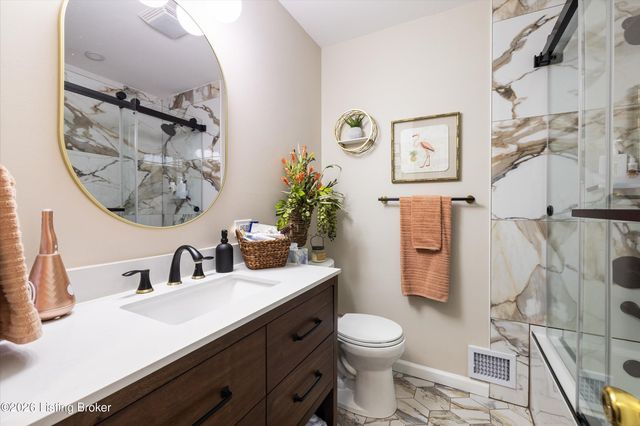 1618 Ormsby Ln, Louisville, KY 40222