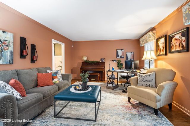 1618 Ormsby Ln, Louisville, KY 40222