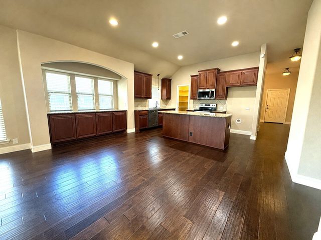 1109 Abbey Lane, Midlothian, TX 76065
