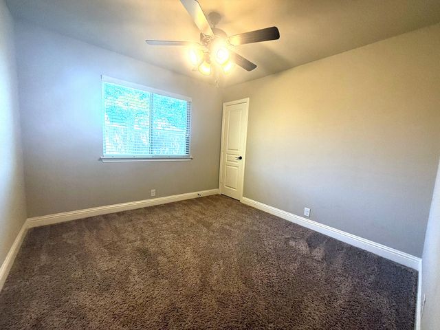 1109 Abbey Lane, Midlothian, TX 76065